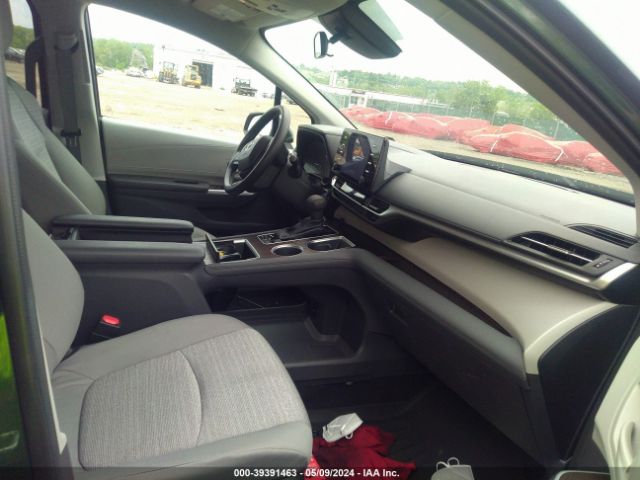 Photo 4 VIN: 5TDKRKEC5PS137682 - TOYOTA SIENNA 