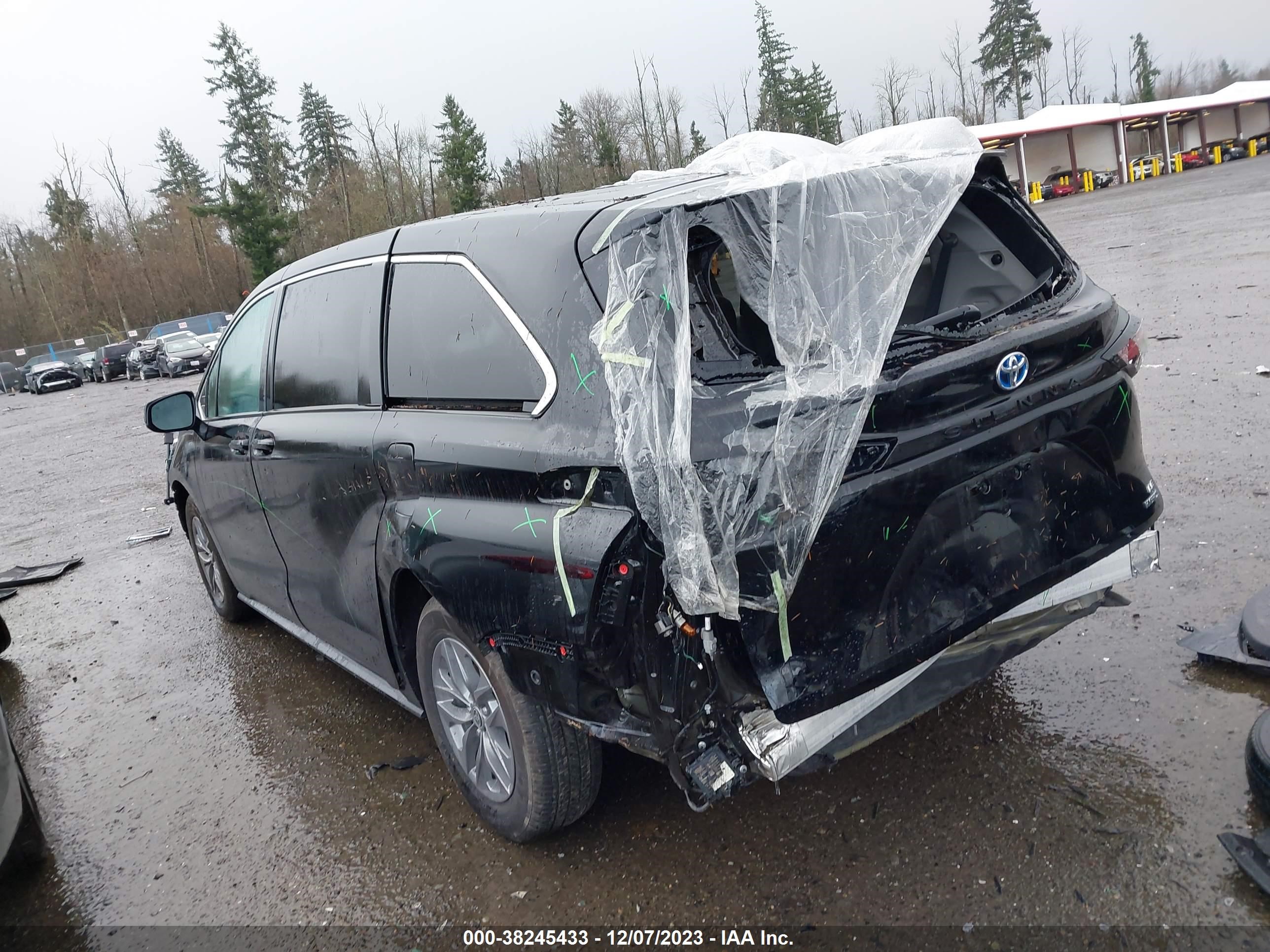 Photo 2 VIN: 5TDKRKEC5PS153946 - TOYOTA SIENNA 