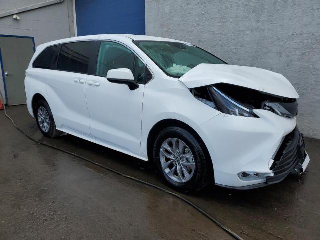 Photo 3 VIN: 5TDKRKEC5RS206907 - TOYOTA SIENNA LE 