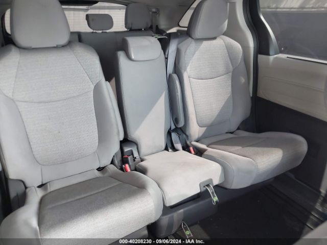 Photo 7 VIN: 5TDKRKEC6MS014551 - TOYOTA SIENNA 