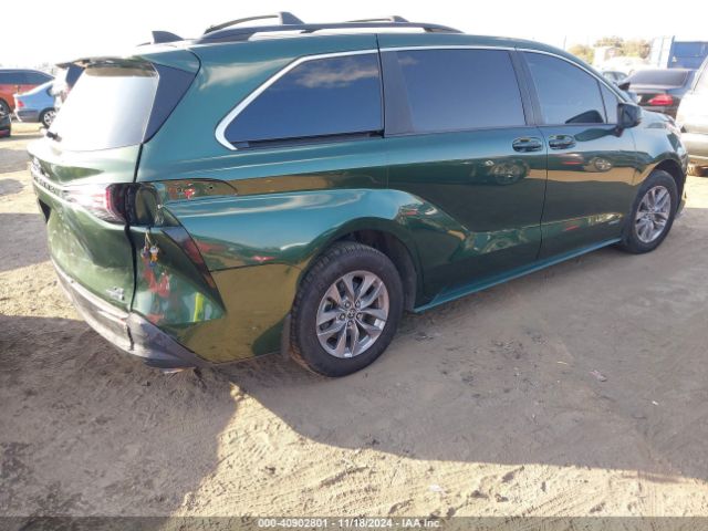 Photo 3 VIN: 5TDKRKEC6MS014551 - TOYOTA SIENNA 