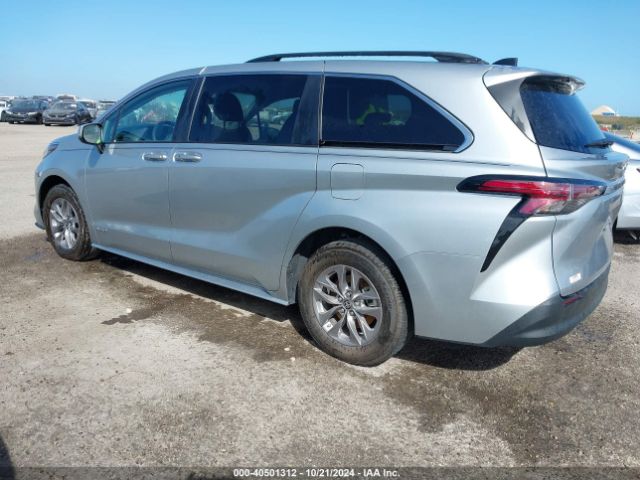 Photo 2 VIN: 5TDKRKEC6MS035027 - TOYOTA SIENNA 