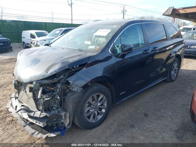 Photo 1 VIN: 5TDKRKEC6MS046738 - TOYOTA SIENNA 