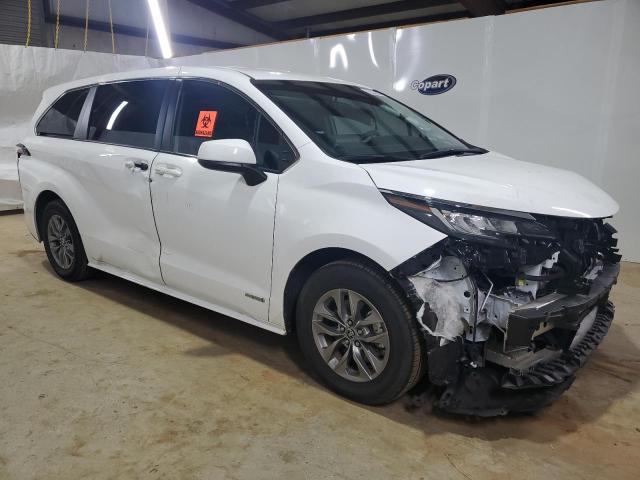 Photo 3 VIN: 5TDKRKEC6MS063474 - TOYOTA SIENNA LE 