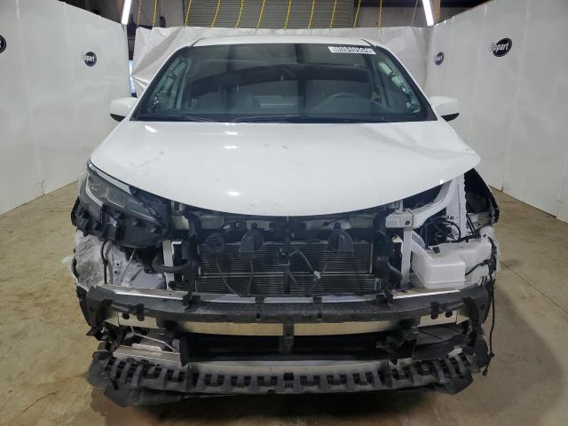 Photo 4 VIN: 5TDKRKEC6MS063474 - TOYOTA SIENNA LE 