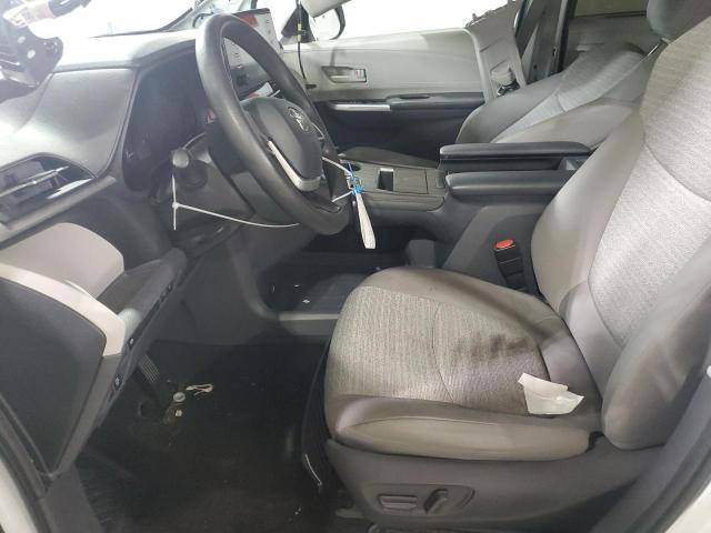 Photo 6 VIN: 5TDKRKEC6MS063474 - TOYOTA SIENNA LE 