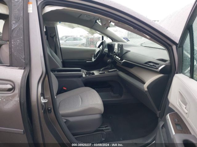 Photo 4 VIN: 5TDKRKEC6MS073714 - TOYOTA SIENNA 