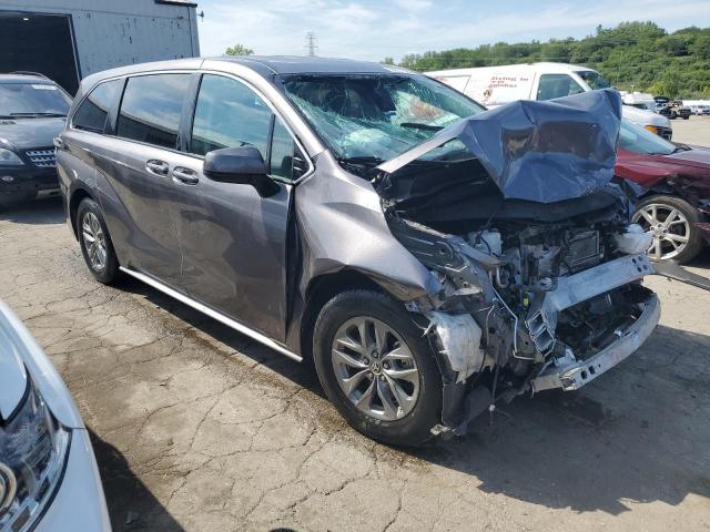 Photo 3 VIN: 5TDKRKEC6NS088120 - TOYOTA SIENNA LE 