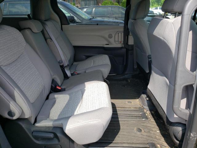 Photo 10 VIN: 5TDKRKEC6PS143491 - TOYOTA SIENNA LE 