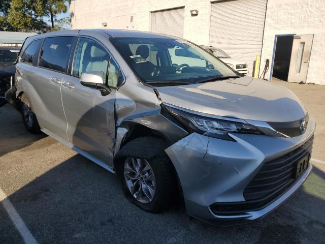 Photo 3 VIN: 5TDKRKEC7MS028779 - TOYOTA SIENNA LE 