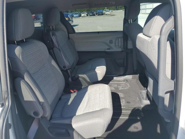 Photo 10 VIN: 5TDKRKEC7MS056579 - TOYOTA SIENNA LE 