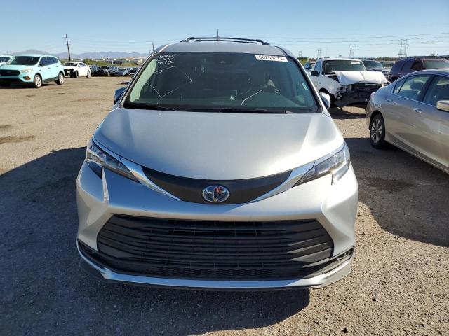 Photo 4 VIN: 5TDKRKEC7NS082391 - TOYOTA SIENNA LE 