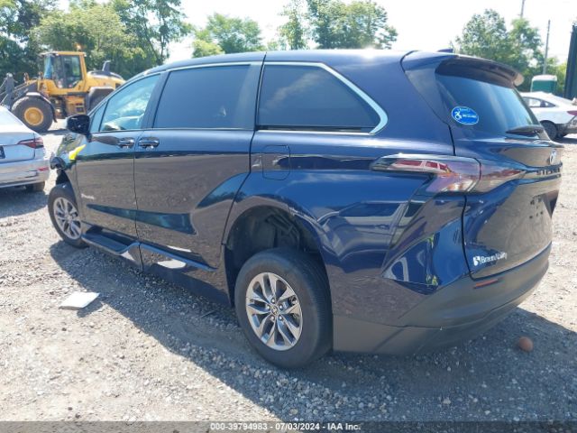 Photo 2 VIN: 5TDKRKEC7PS144438 - TOYOTA SIENNA 