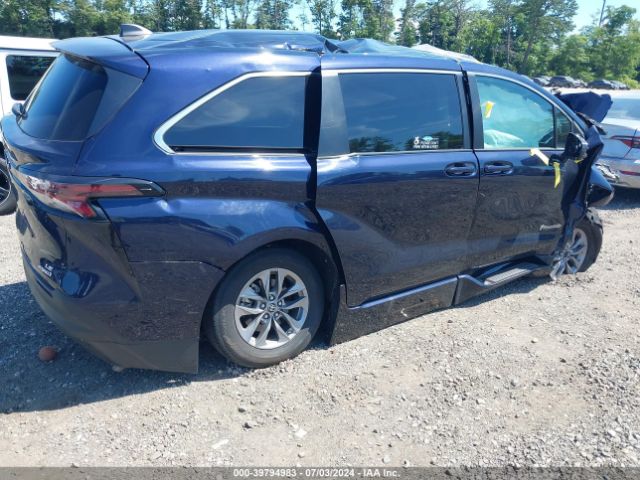 Photo 3 VIN: 5TDKRKEC7PS144438 - TOYOTA SIENNA 