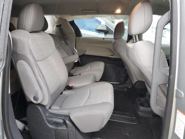 Photo 10 VIN: 5TDKRKEC7PS152782 - TOYOTA SIENNA LE 