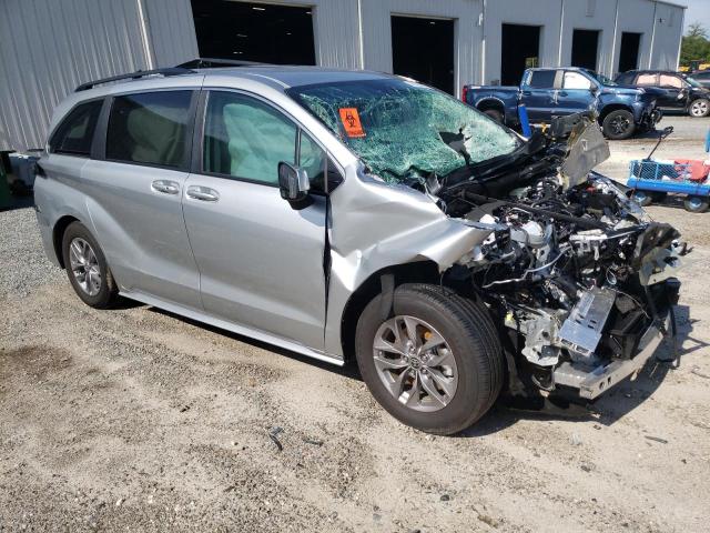 Photo 3 VIN: 5TDKRKEC7PS153141 - TOYOTA SIENNA LE 