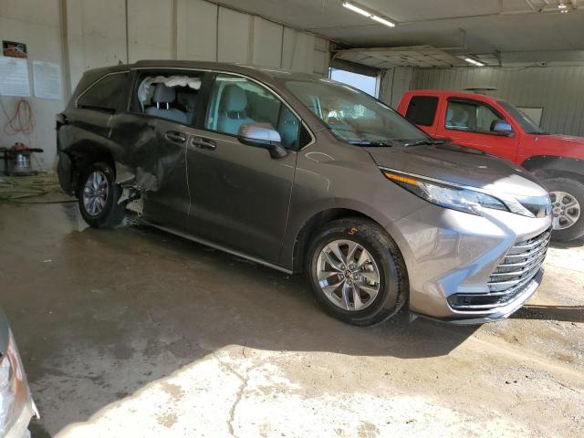 Photo 3 VIN: 5TDKRKEC7PS172577 - TOYOTA SIENNA LE 