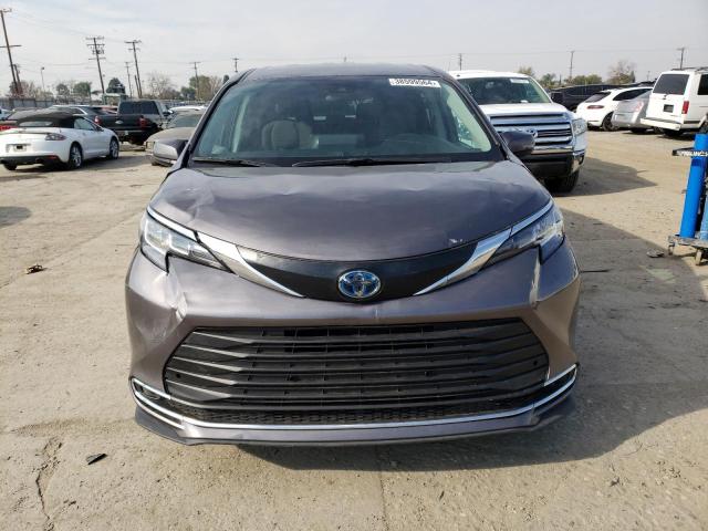 Photo 4 VIN: 5TDKRKEC8MS043873 - TOYOTA SIENNA LE 