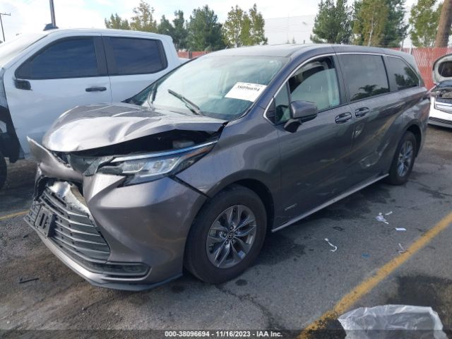 Photo 1 VIN: 5TDKRKEC8MS043873 - TOYOTA SIENNA LE 