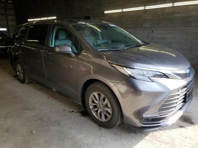 Photo 3 VIN: 5TDKRKEC8PS166271 - TOYOTA SIENNA LE 