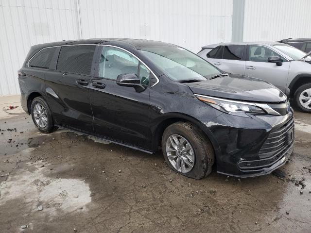 Photo 3 VIN: 5TDKRKEC8RS203757 - TOYOTA SIENNA LE 