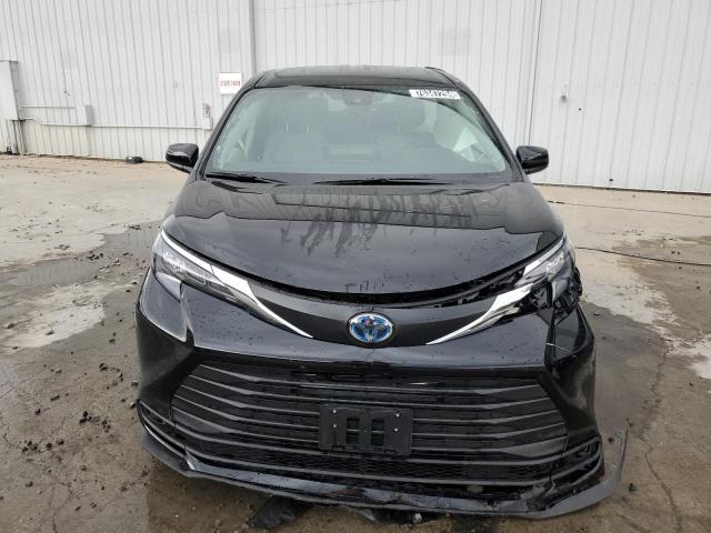 Photo 4 VIN: 5TDKRKEC8RS203757 - TOYOTA SIENNA LE 