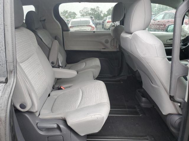 Photo 10 VIN: 5TDKRKEC9MS007738 - TOYOTA SIENNA LE 