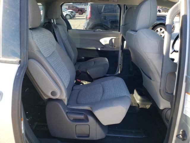 Photo 10 VIN: 5TDKRKEC9MS043204 - TOYOTA SIENNA LE 