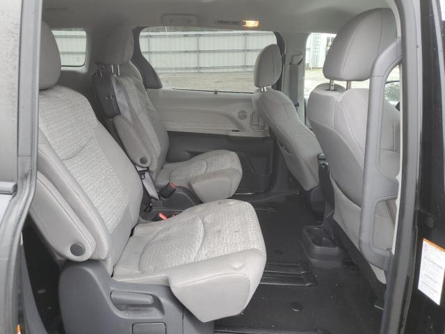 Photo 10 VIN: 5TDKRKEC9MS043977 - TOYOTA SIENNA LE 