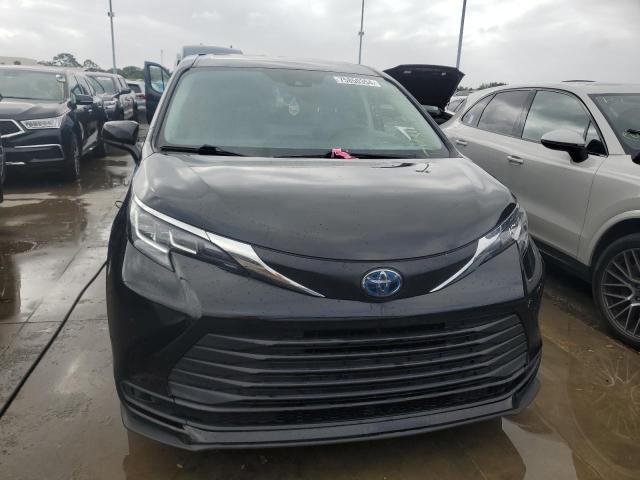 Photo 4 VIN: 5TDKRKEC9MS047141 - TOYOTA SIENNA LE 