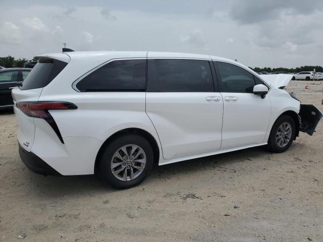 Photo 2 VIN: 5TDKRKEC9NS080593 - TOYOTA SIENNA LE 