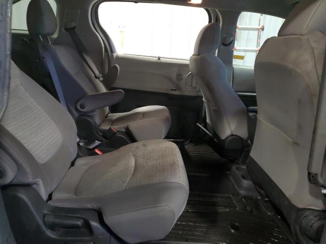 Photo 10 VIN: 5TDKRKEC9NS116279 - TOYOTA SIENNA LE 