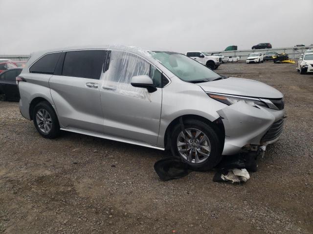 Photo 3 VIN: 5TDKRKEC9NS116279 - TOYOTA SIENNA LE 