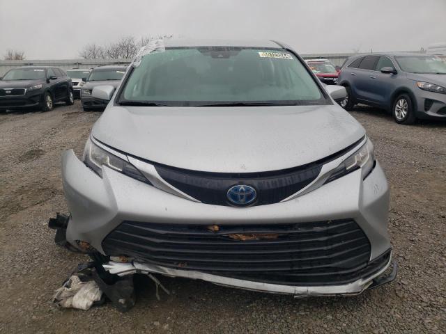 Photo 4 VIN: 5TDKRKEC9NS116279 - TOYOTA SIENNA LE 