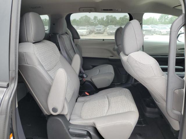 Photo 10 VIN: 5TDKRKEC9PS145557 - TOYOTA SIENNA LE 