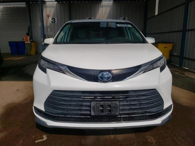 Photo 4 VIN: 5TDKRKEC9PS160463 - TOYOTA SIENNA LE 