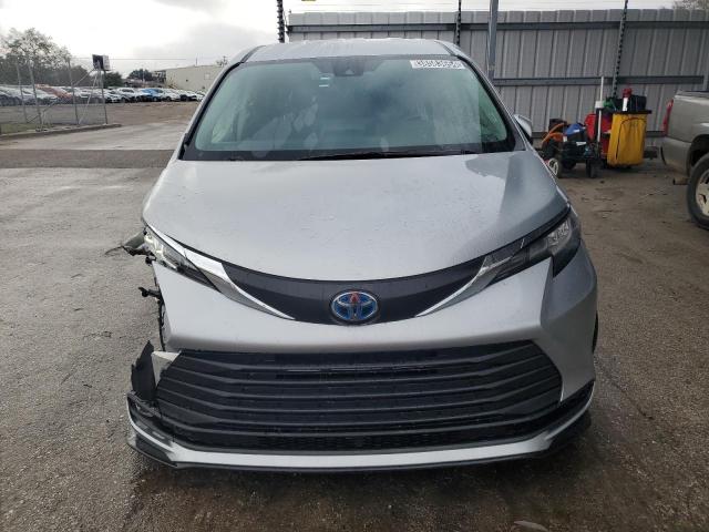 Photo 4 VIN: 5TDKRKEC9PS173262 - TOYOTA SIENNA LE 