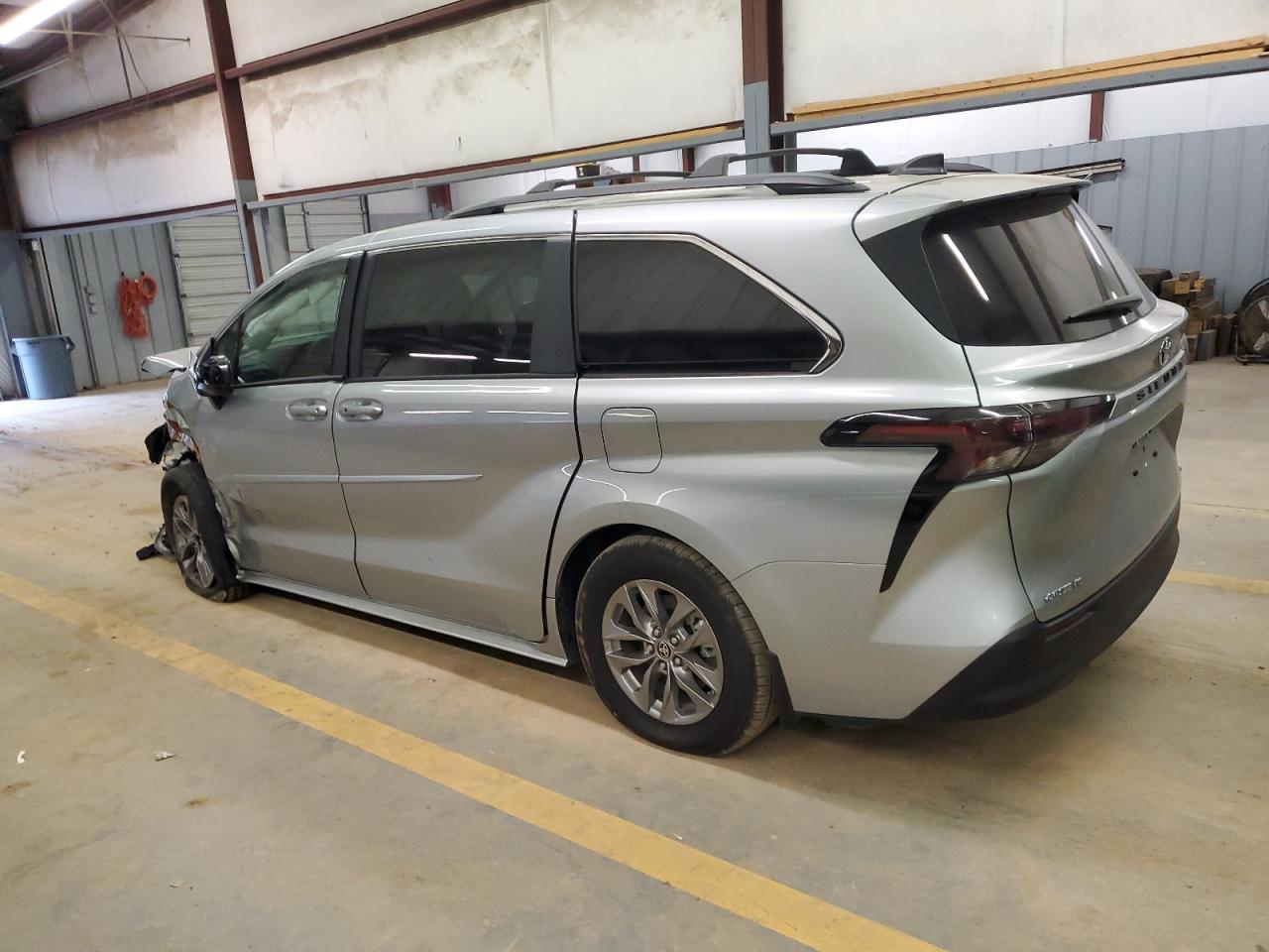 Photo 1 VIN: 5TDKRKEC9PS176968 - TOYOTA SIENNA 