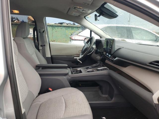 Photo 4 VIN: 5TDKRKECXMS029084 - TOYOTA SIENNA LE 