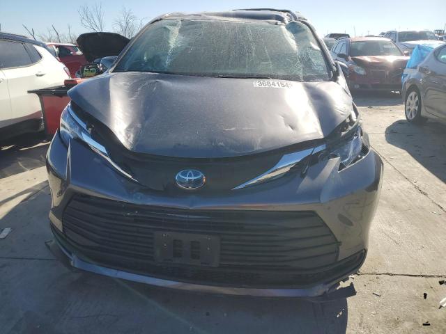 Photo 4 VIN: 5TDKRKECXMS054941 - TOYOTA SIENNA LE 