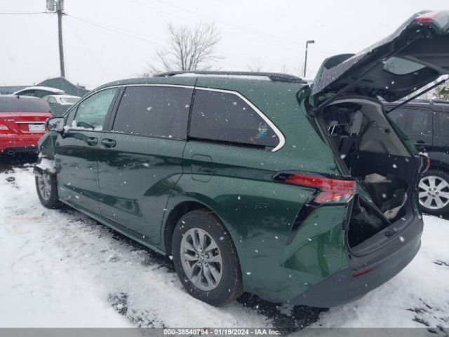 Photo 2 VIN: 5TDKRKECXMS063414 - TOYOTA SIENNA 