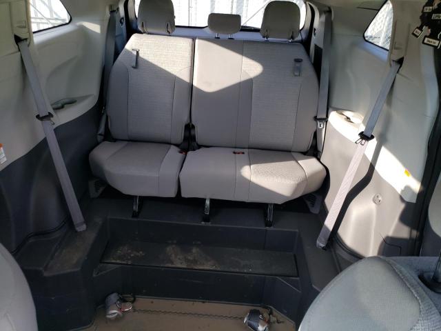 Photo 9 VIN: 5TDKRKECXNS102987 - TOYOTA SIENNA LE 