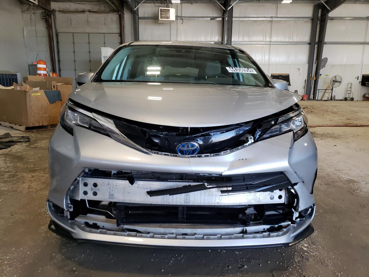 Photo 4 VIN: 5TDKSKFC0NS059263 - TOYOTA SIENNA 