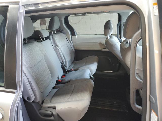 Photo 10 VIN: 5TDKSKFC1MS005680 - TOYOTA SIENNA LE 