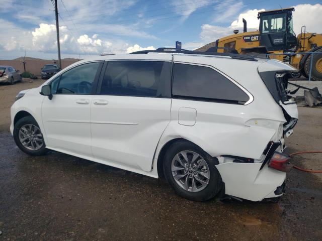 Photo 1 VIN: 5TDKSKFC1NS063256 - TOYOTA SIENNA LE 