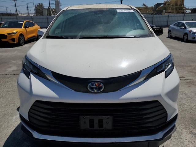 Photo 4 VIN: 5TDKSKFC1NS071096 - TOYOTA SIENNA LE 