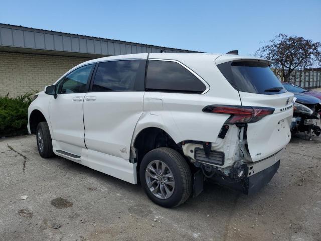 Photo 1 VIN: 5TDKSKFC4NS072338 - TOYOTA SIENNA LE 