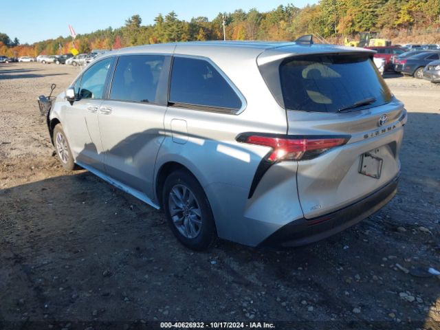 Photo 2 VIN: 5TDKSKFC5MS006332 - TOYOTA SIENNA 