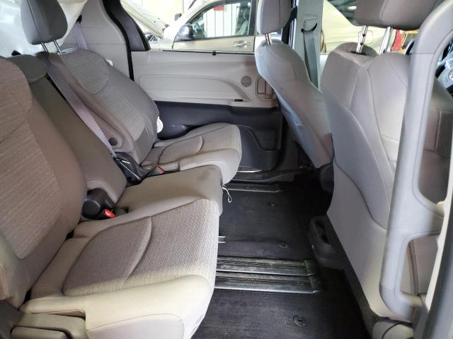 Photo 10 VIN: 5TDKSKFC5MS017444 - TOYOTA SIENNA LE 