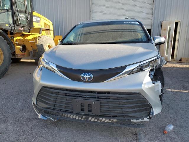 Photo 4 VIN: 5TDKSKFC5NS062210 - TOYOTA SIENNA LE 